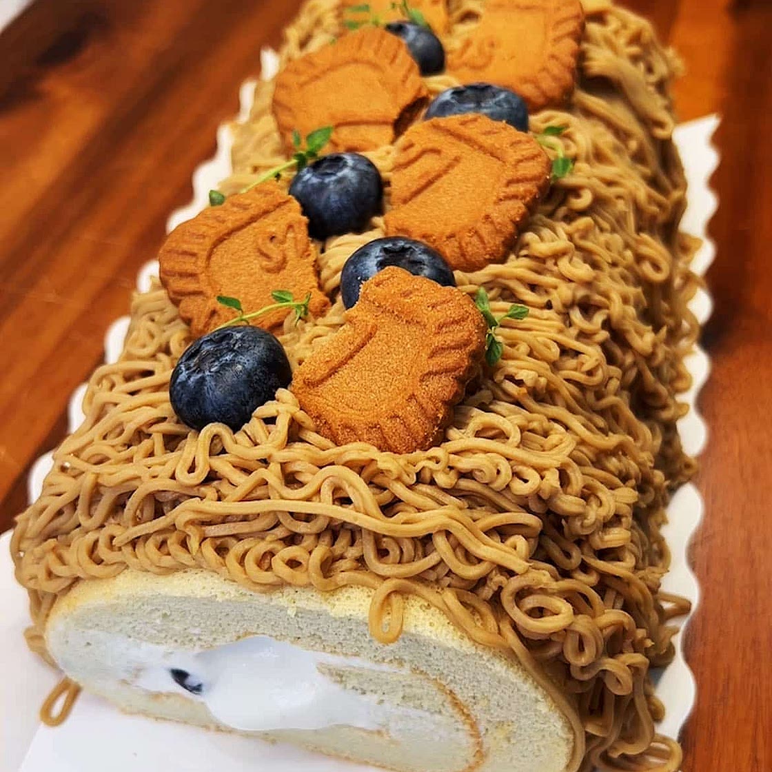 Chestnut cream cake roll (Mont Blanc Cake)