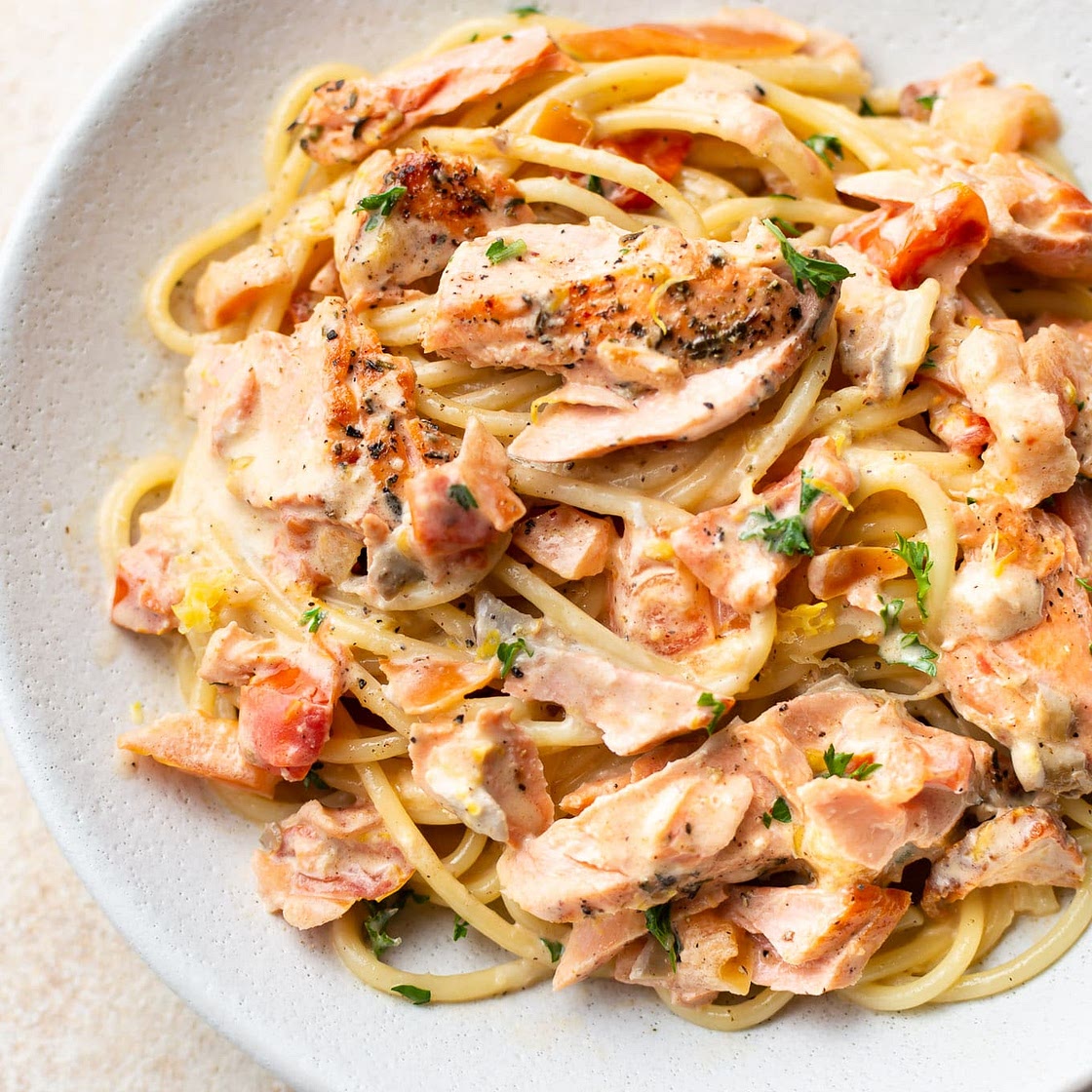 Creamy Lemon and Fresh Tomato Salmon Pasta