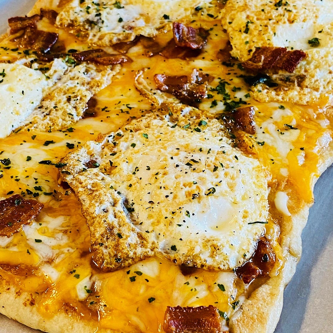 Blackstone Bacon and Egg Pizza