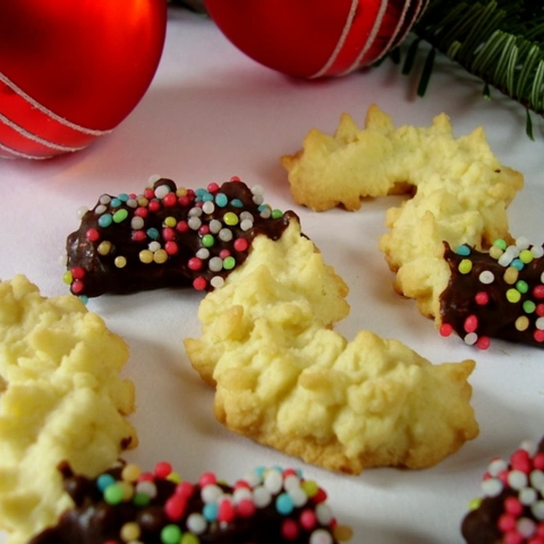Mandelspritzgebäck (German Christmas Almond Cookies)