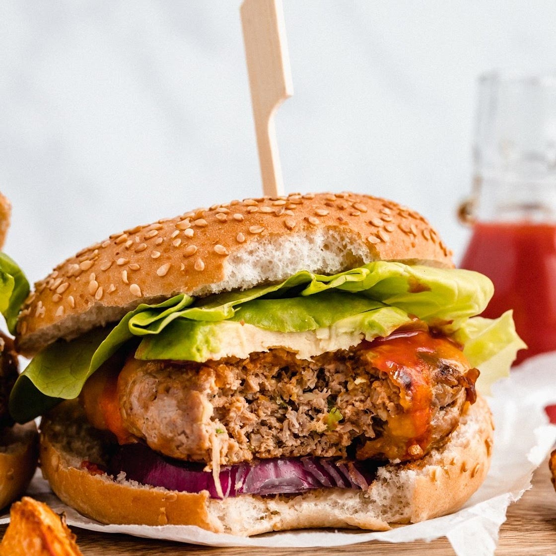 Buffalo Zucchini Chicken Burgers