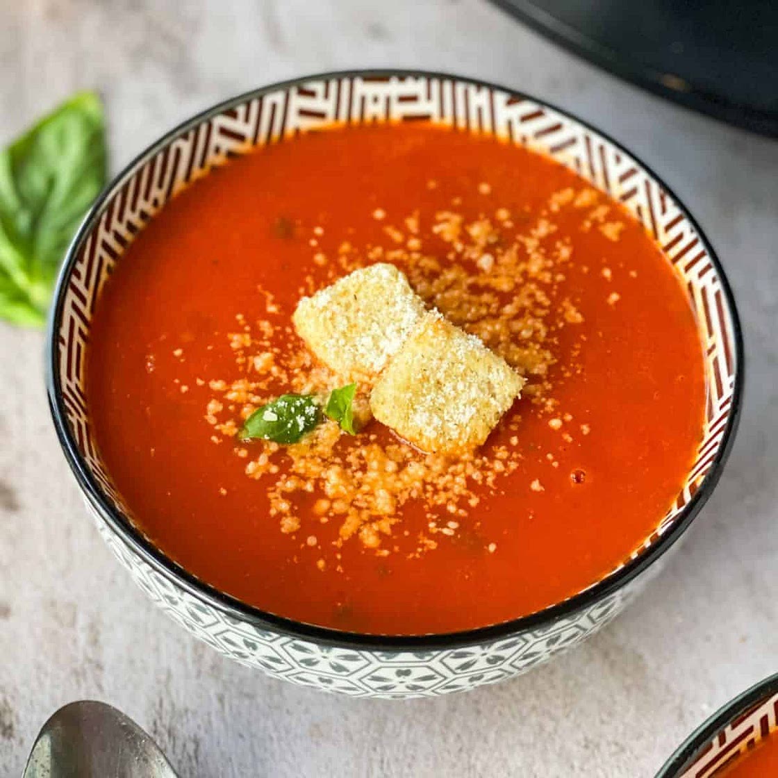 Easy Slow Cooker Tomato Basil Soup (with Canned Tomatoes)