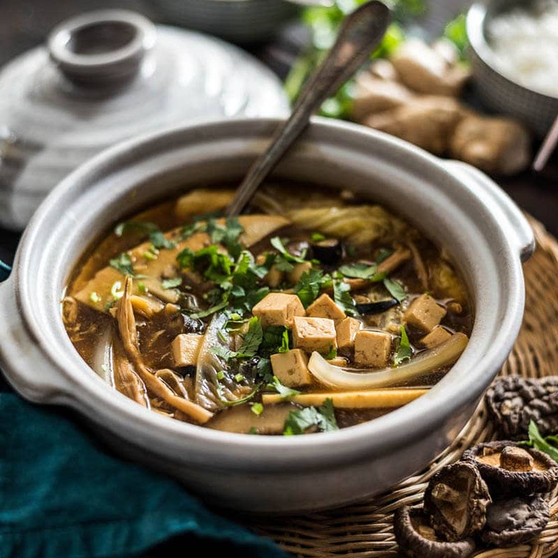 Vegetarian Hot and Sour Soup (素酸辣汤)