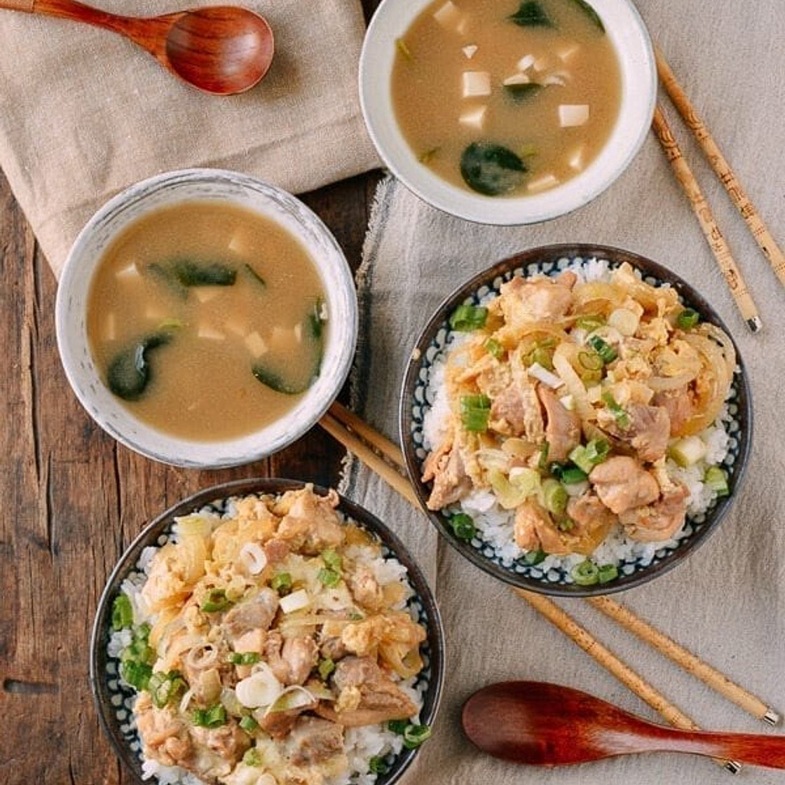 Oyakodon (Japanese Chicken & Egg Rice Bowls)