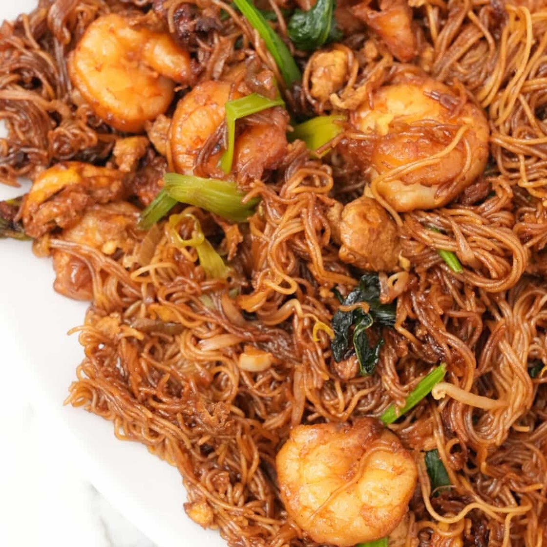 Bihun Goreng (Easy 20 Minute Recipe!)