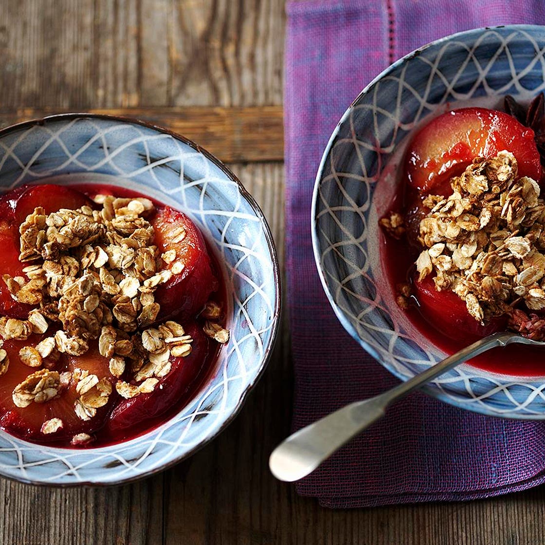 Healthy plum crumble