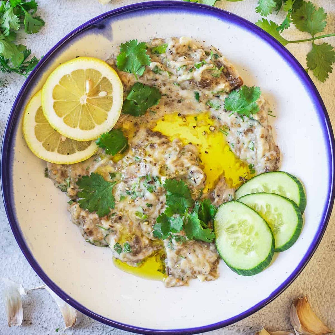 Tangy and creamy baba ghanoush without tahini