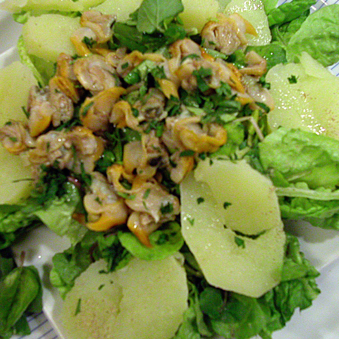 Ensalada de patatas con berberechos