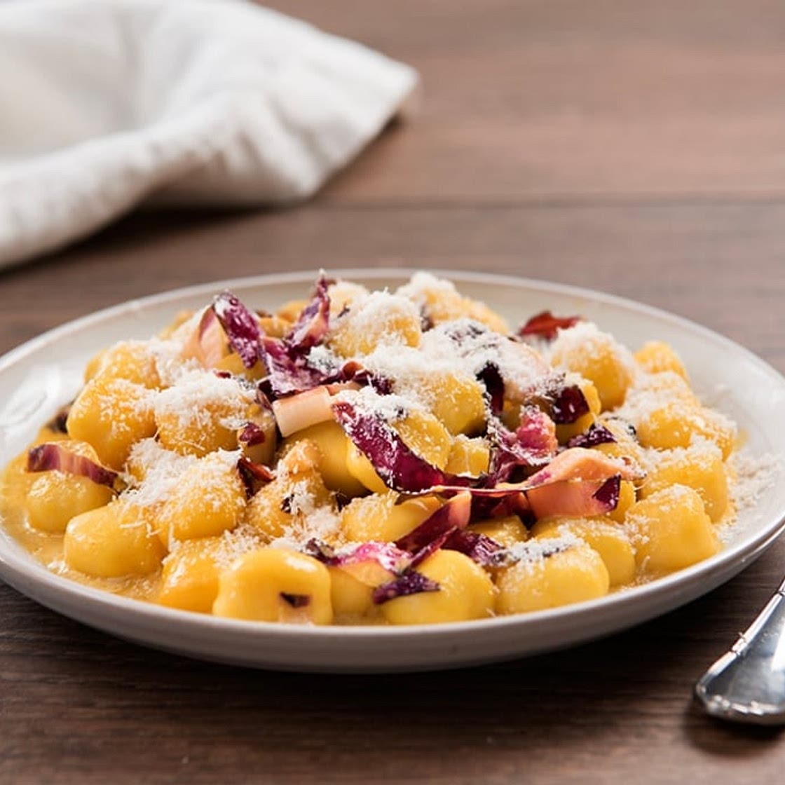 Gnocchi al radicchio e zafferano