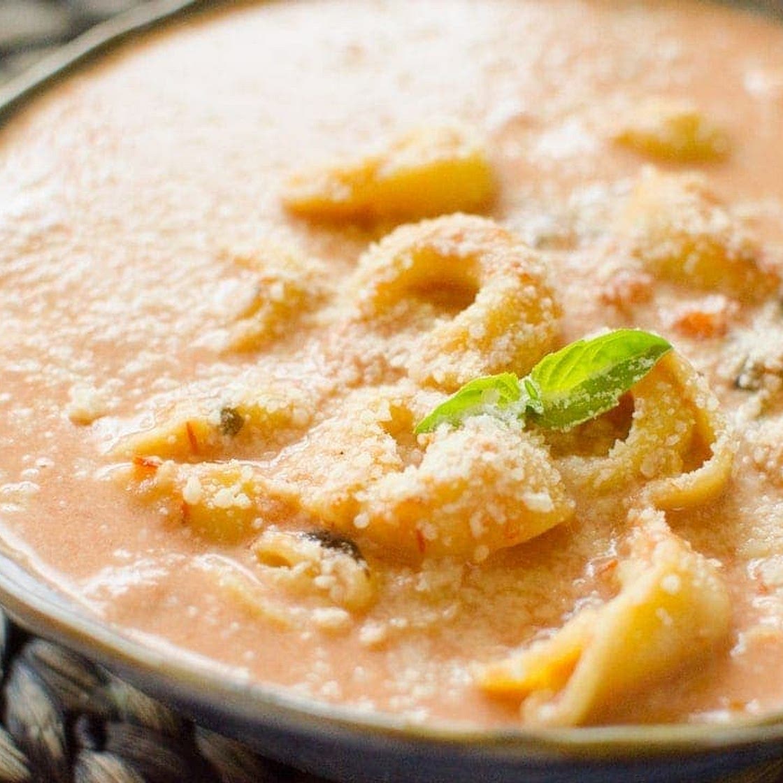 Instant Pot Creamy Tomato Tortellini Soup