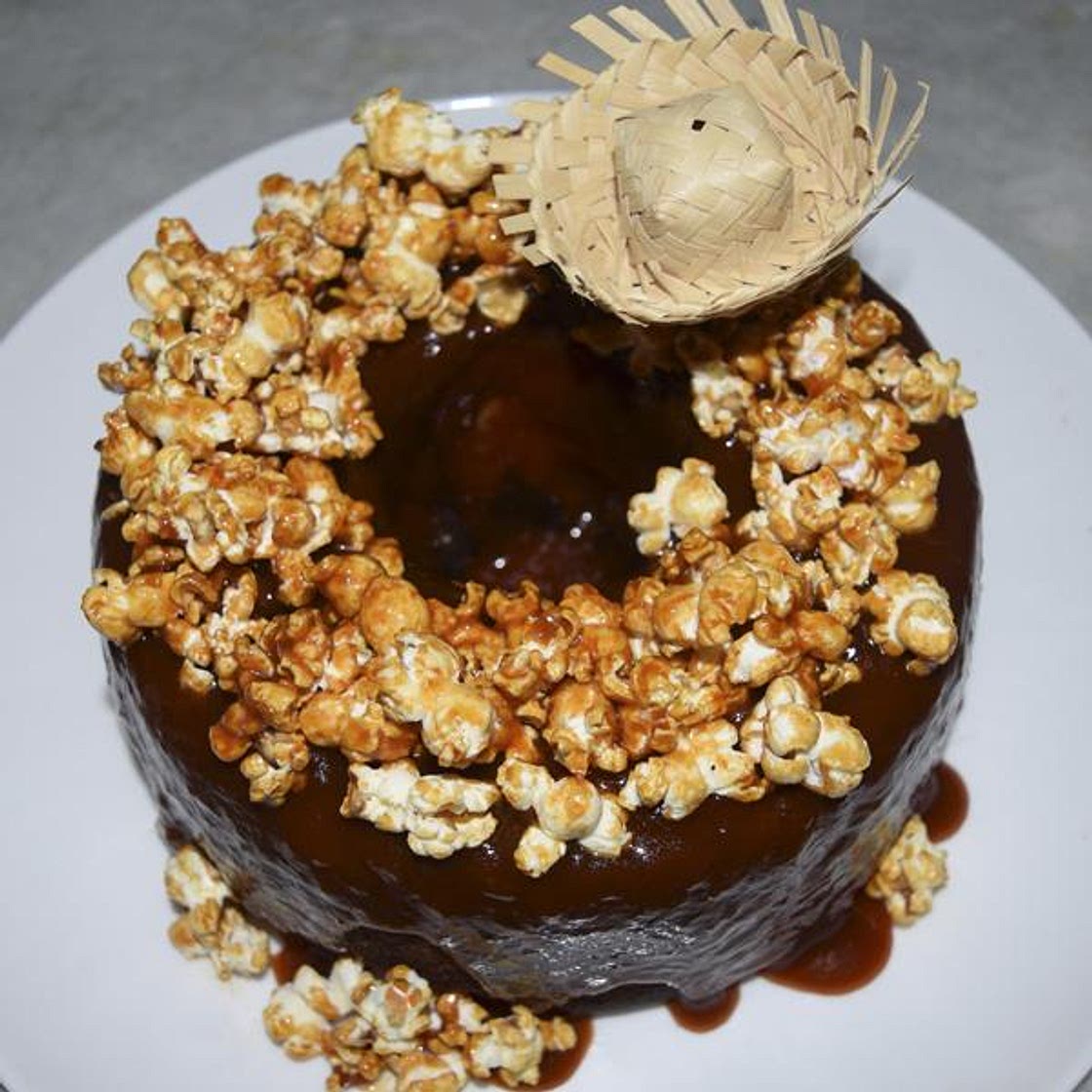 Receita de Bolo de festa junina decorado