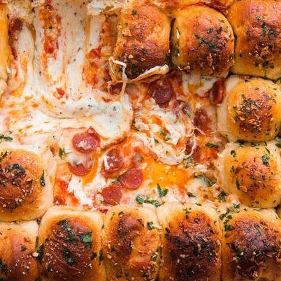 Pull-Apart Garlic Bread Pizza Dip