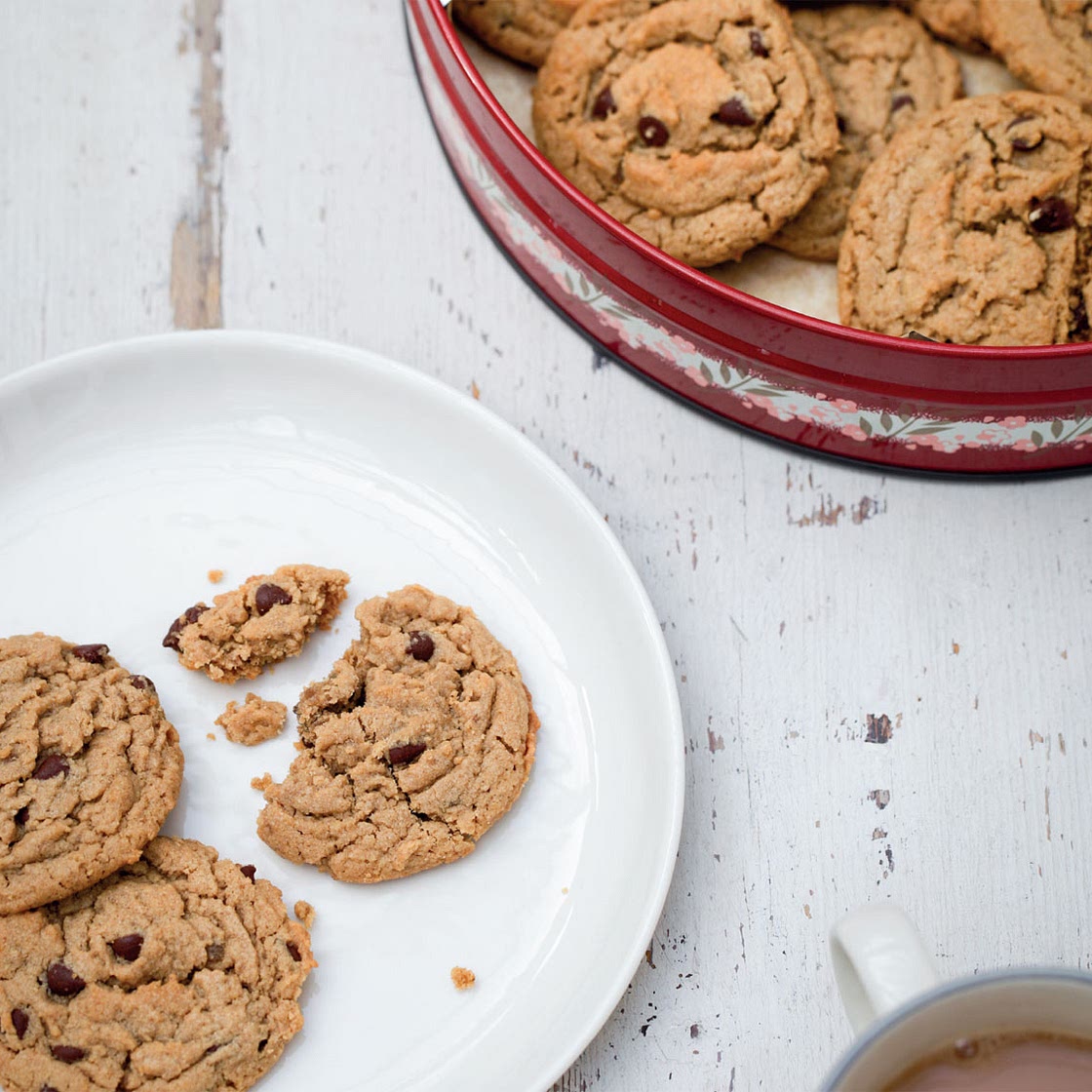 Flourless Peanut Butter Chocolate Chip Cookies