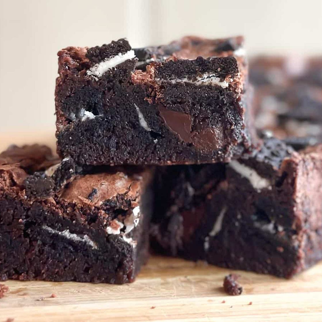 Gluten-Free Low FODMAP Thick & Fudgy Oreo Brownies