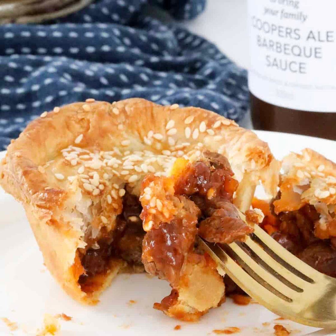 Chunky Beef Party Pies (Mini Meat Pies)