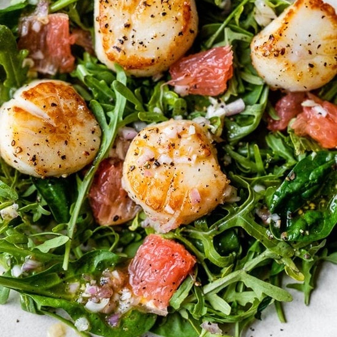 Scallops, Grapefruit, Arugula and Spinach Salad with Champagne Vinaigrette