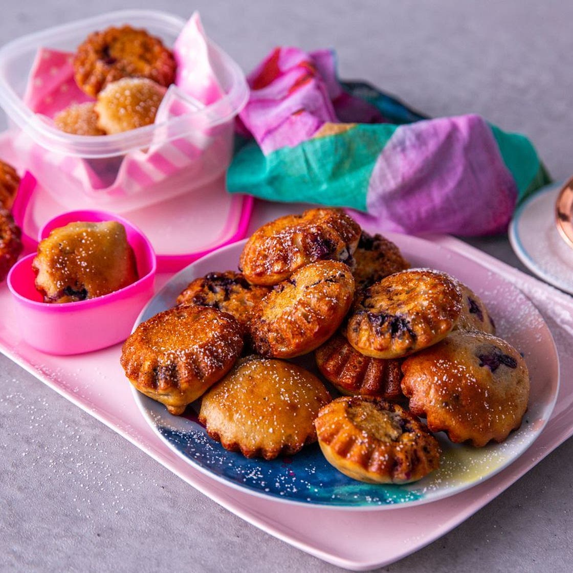 Easy air fryer blueberry banana muffins