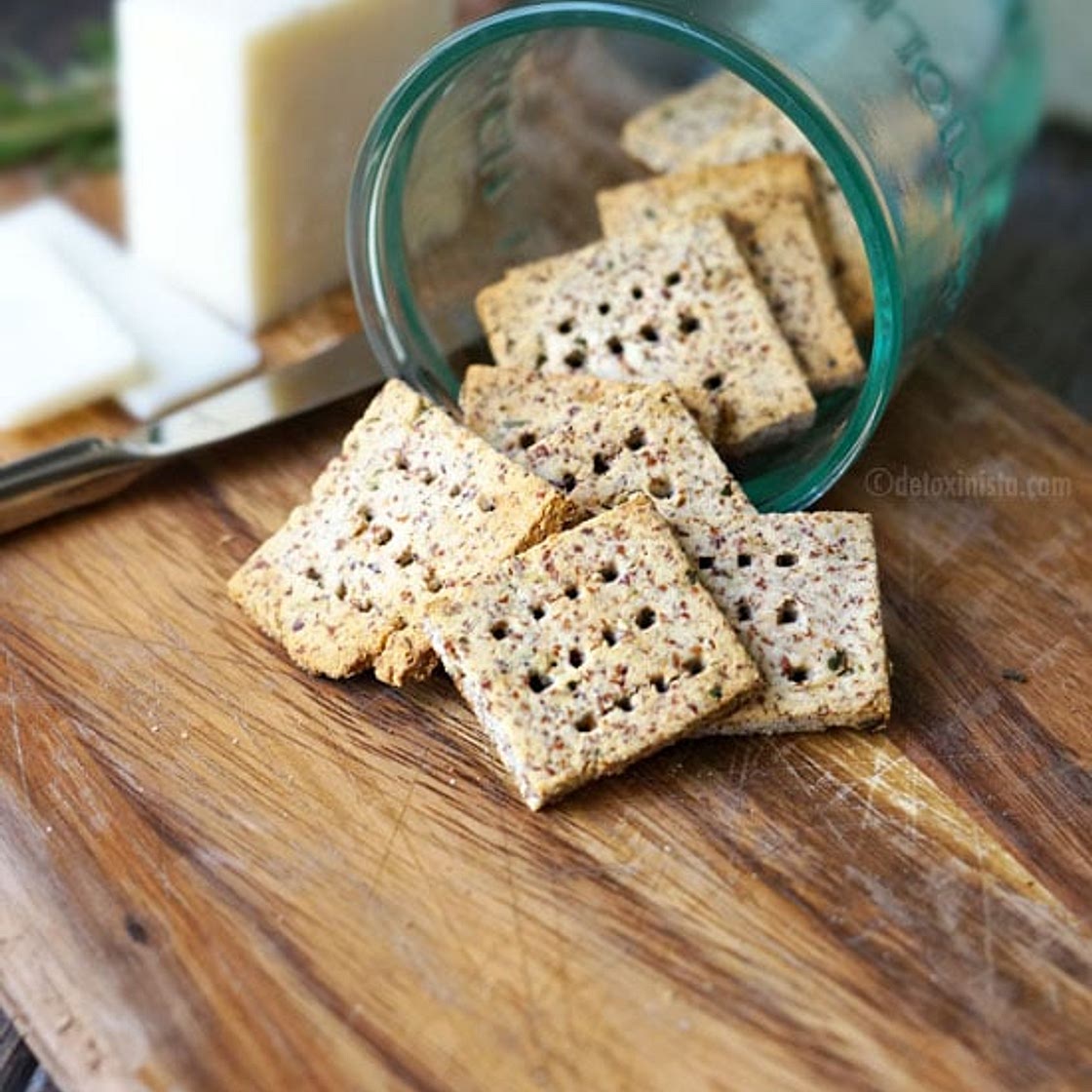 Easy Almond Pulp Crackers (Vegan, Paleo)