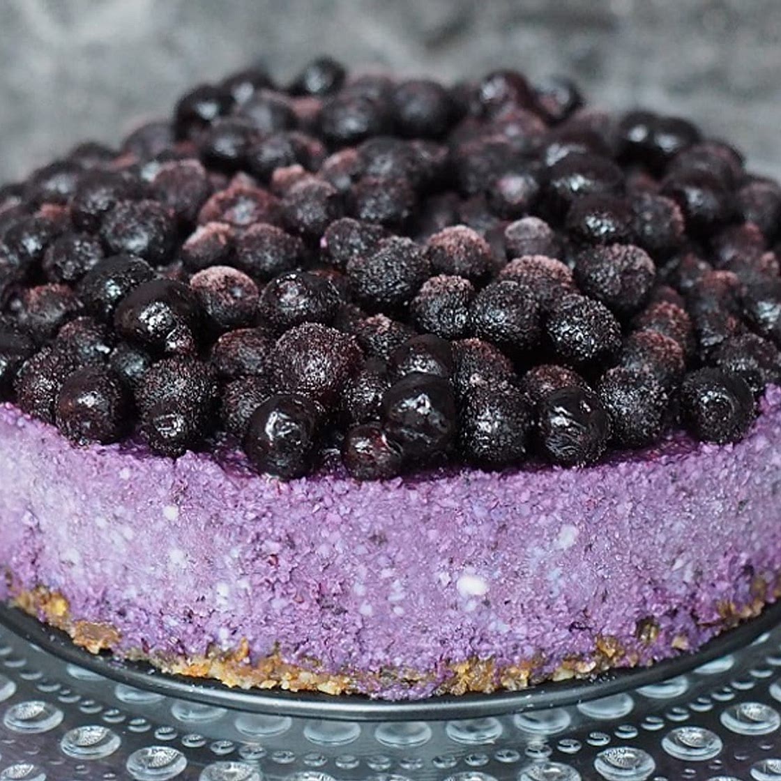 Raw Blueberry Cheesecake With Apricot Walnut Crust