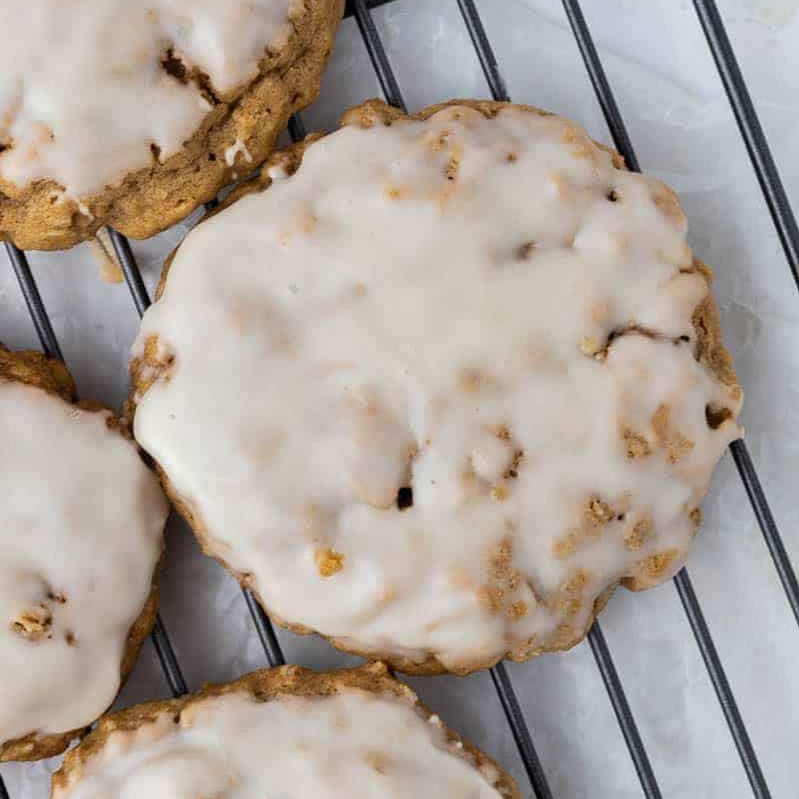 Iced oatmeal cookies - Crumbl copycat