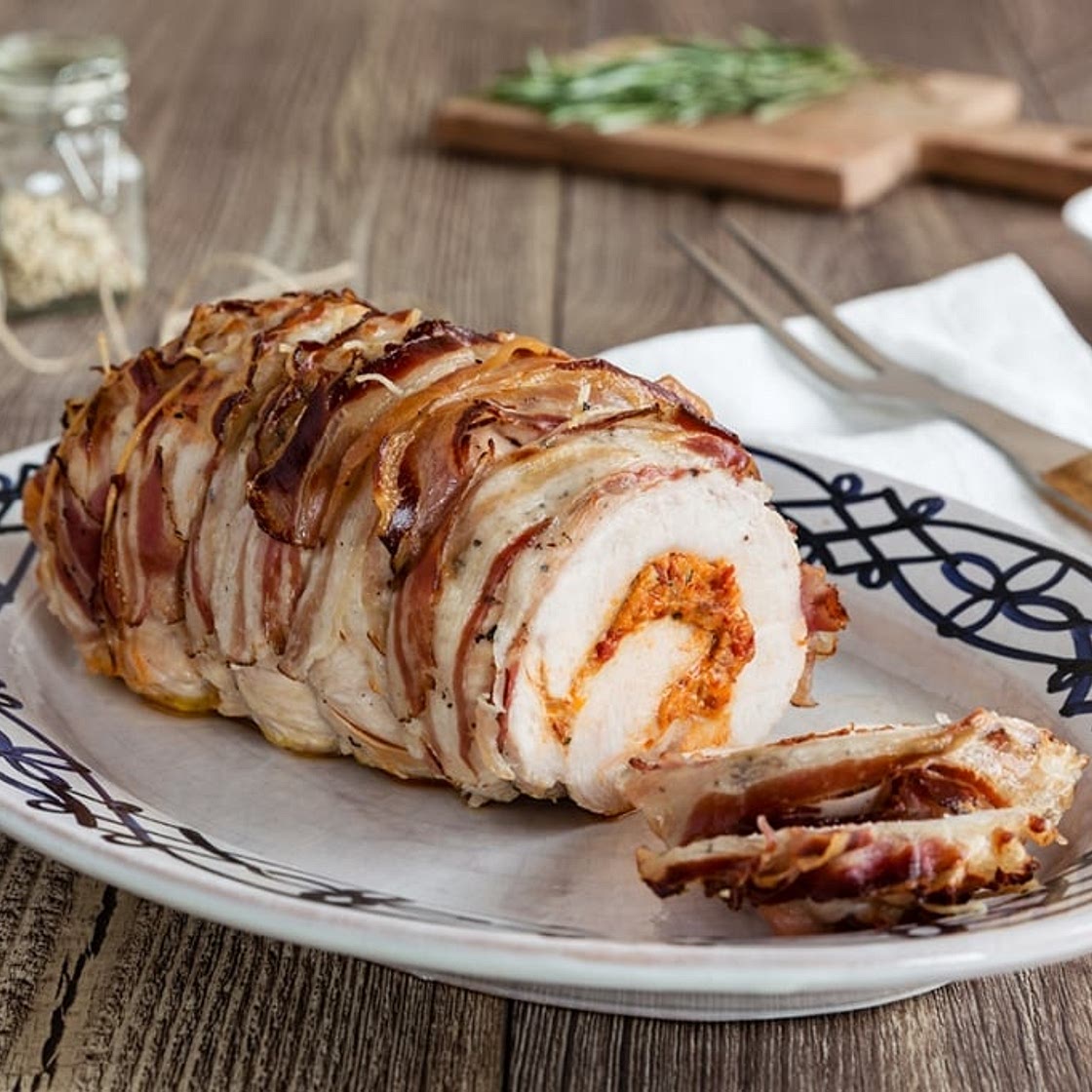 Rotolo di tacchino in crosta di pancetta