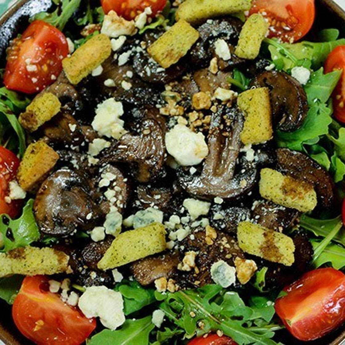 Seared Mushroom Salad with Blue Cheese and Arugula (Italy)