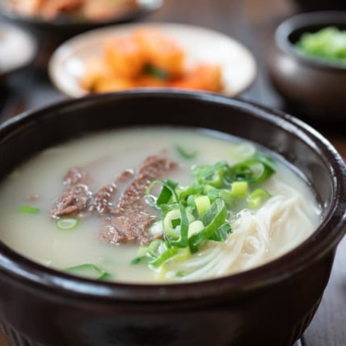 Seolleongtang (Ox bone soup)