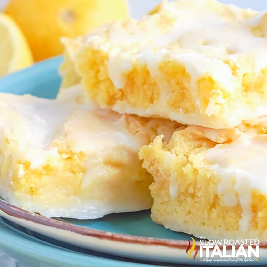 Best Lemon Brownies Recipe (With Lemony Glaze)