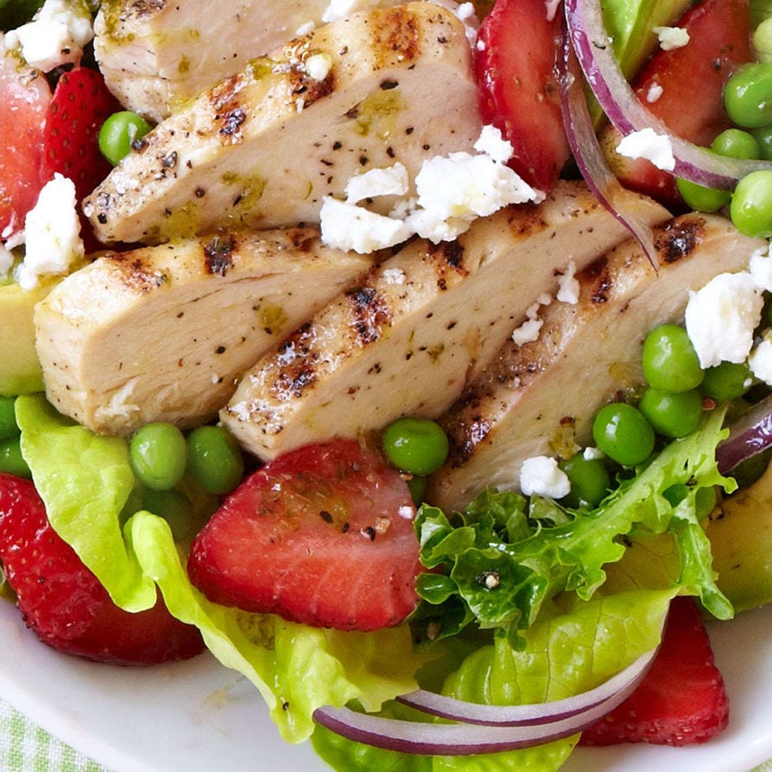 Grilled Chicken-and-Strawberry Cobb Salad