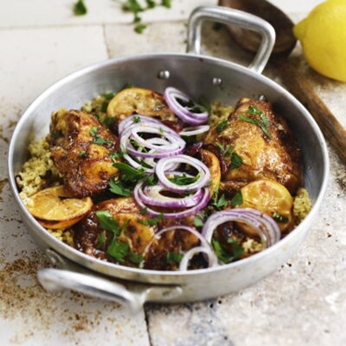 Poulet épicé à la libanaise au citron et oignons rouges