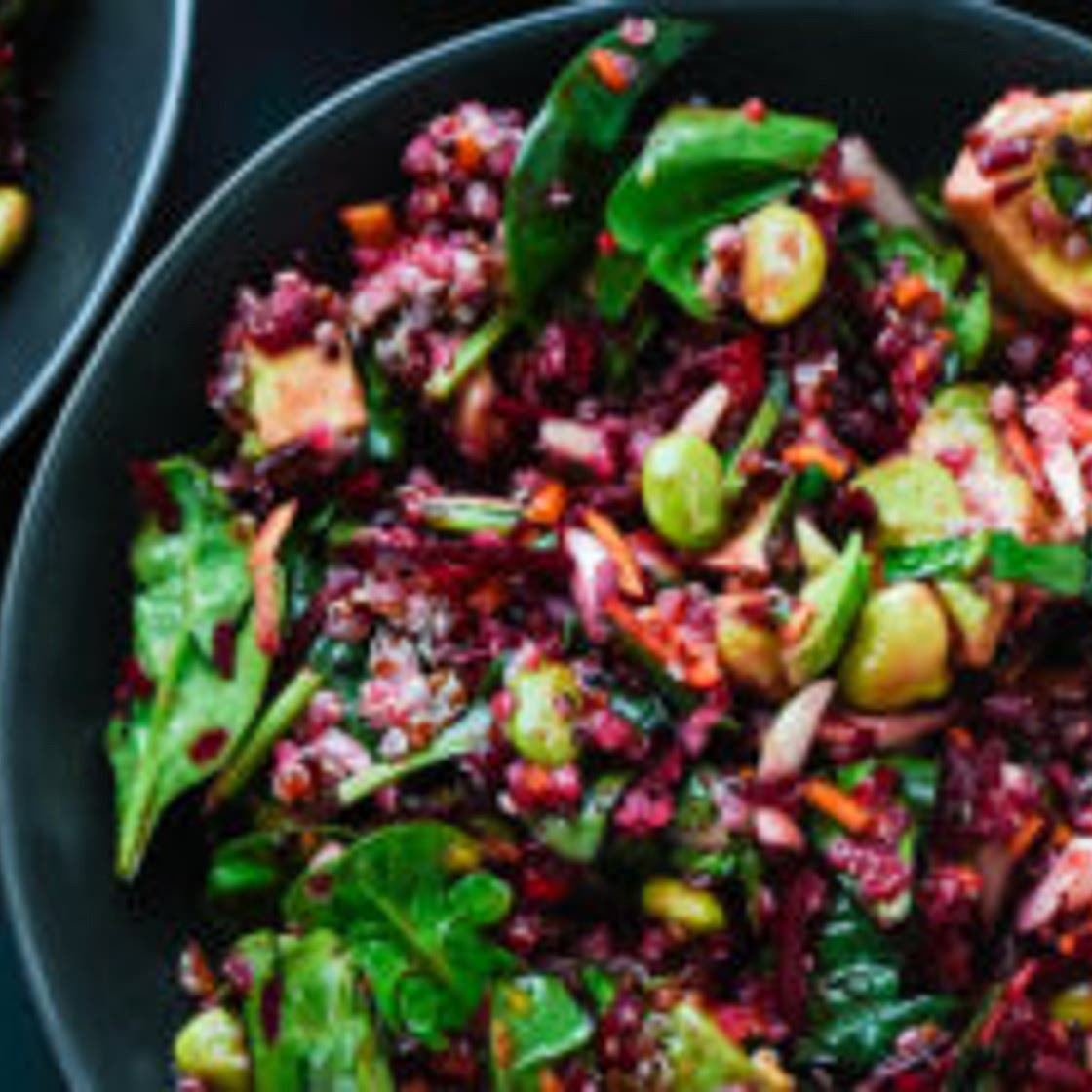 Colorful Beet Salad with Carrot, Quinoa & Spinach