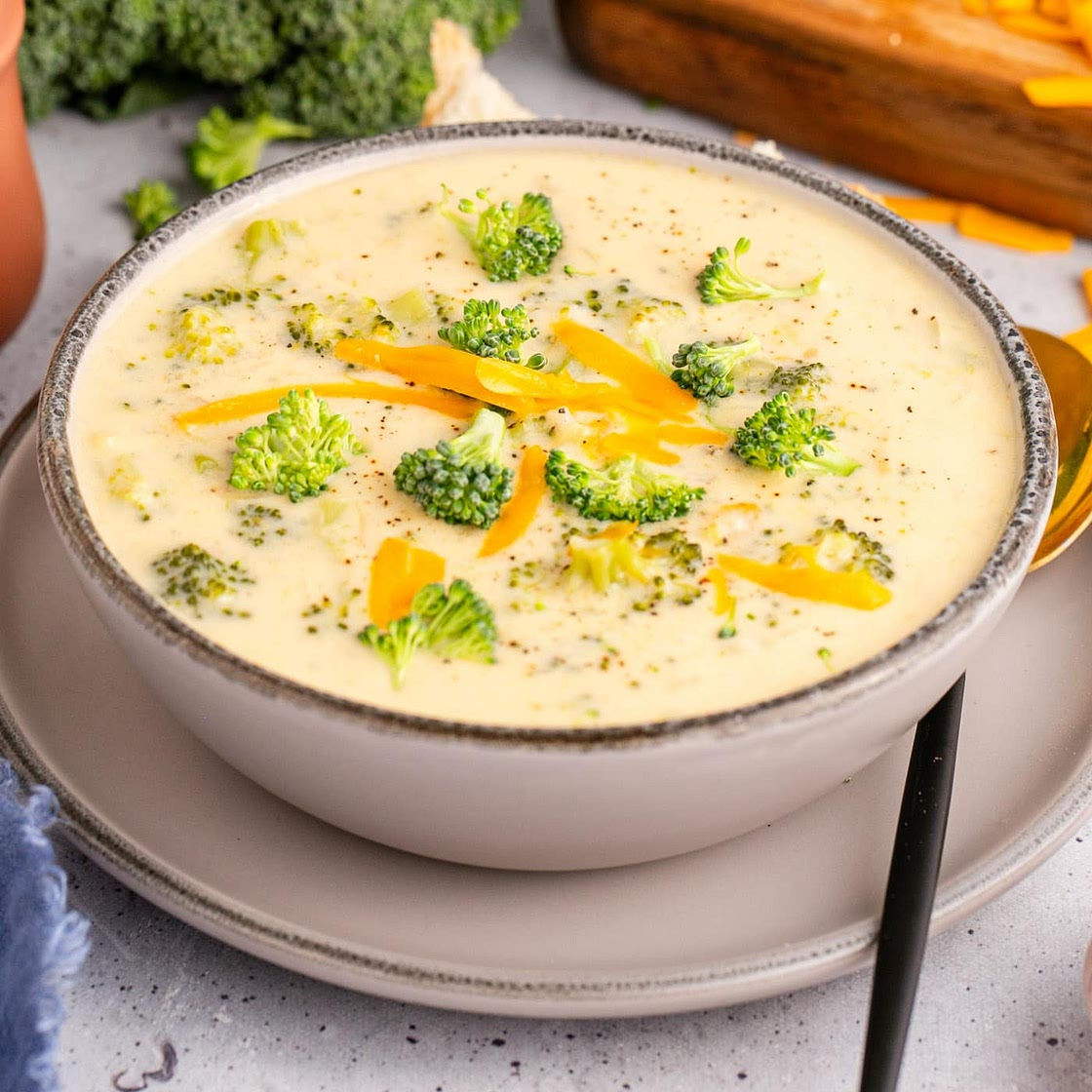 Instant Pot Broccoli Cheddar Soup