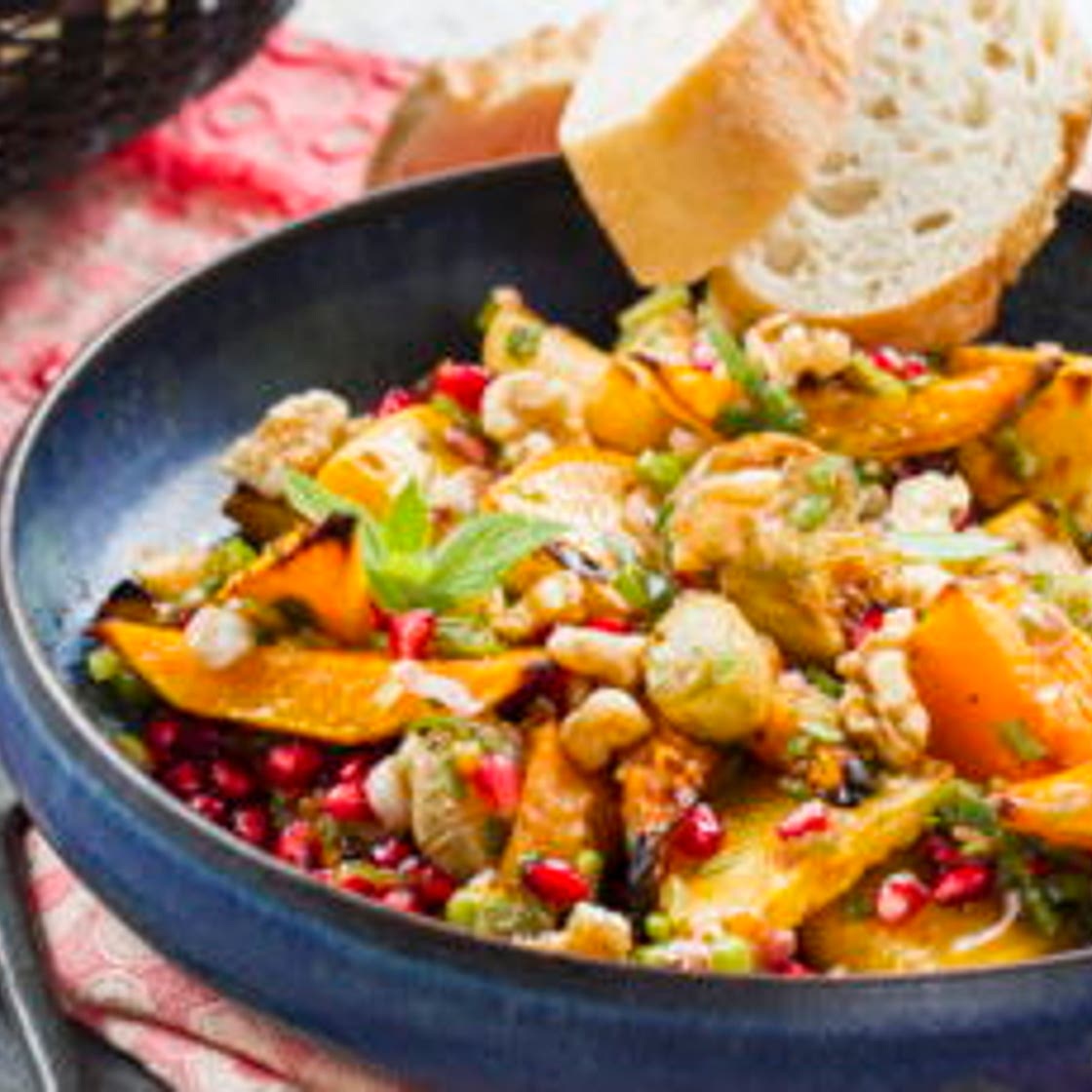 Légumes d'hiver marinés à la grenade et à l'orange