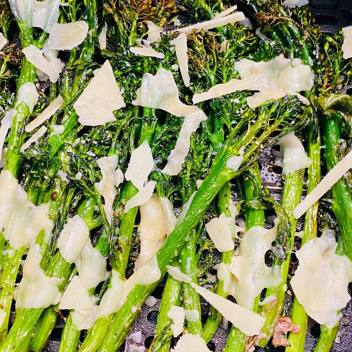 Air Fryer Garlic Parmesan Broccolini