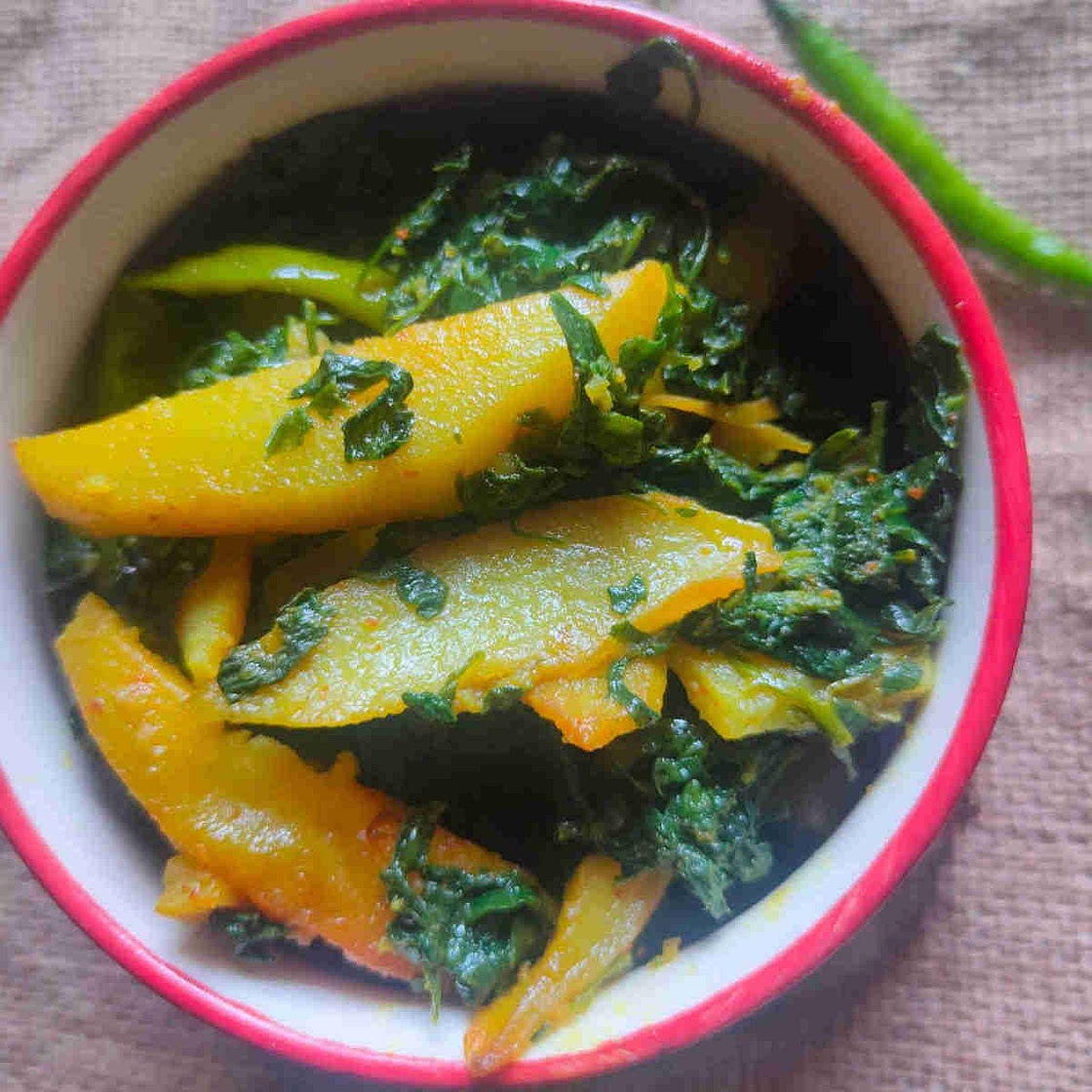 Bathua Aloo Ki Sabji- Potato Bathua Saag