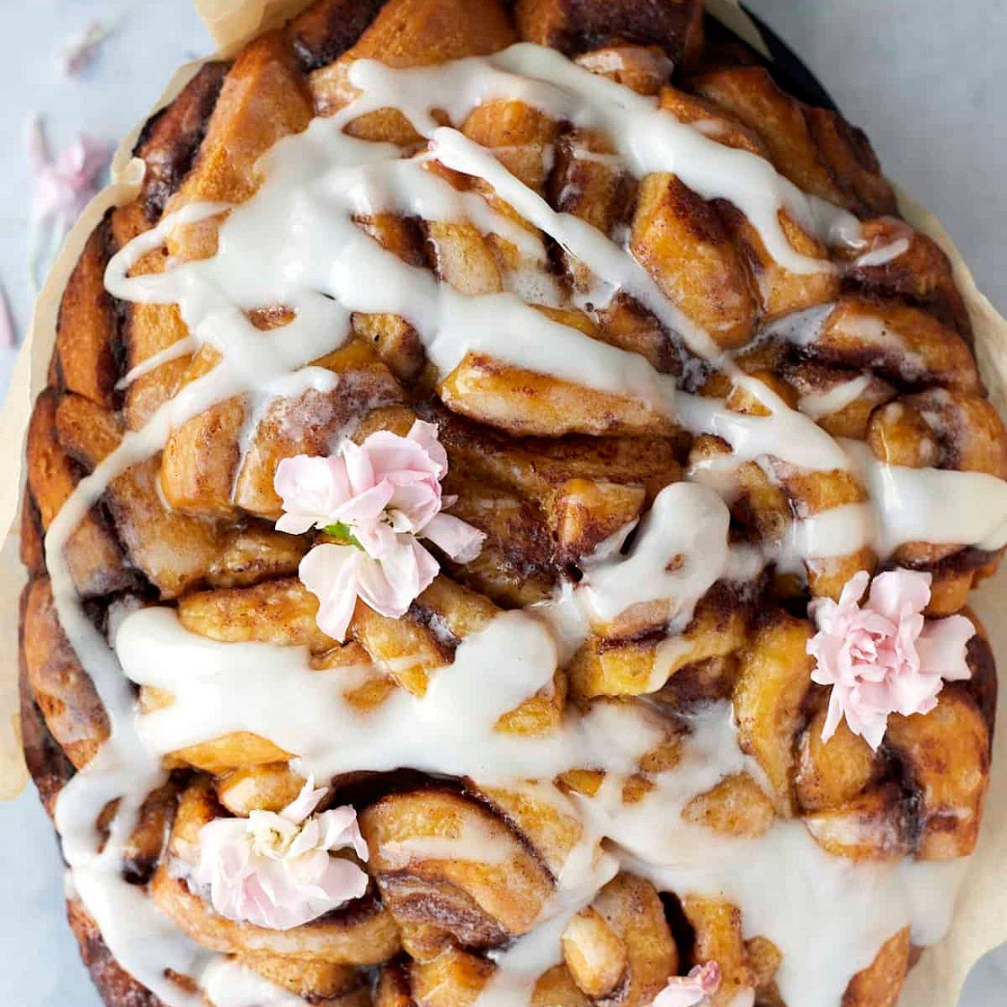 Slow Cooker Apple Cinnamon Rolls