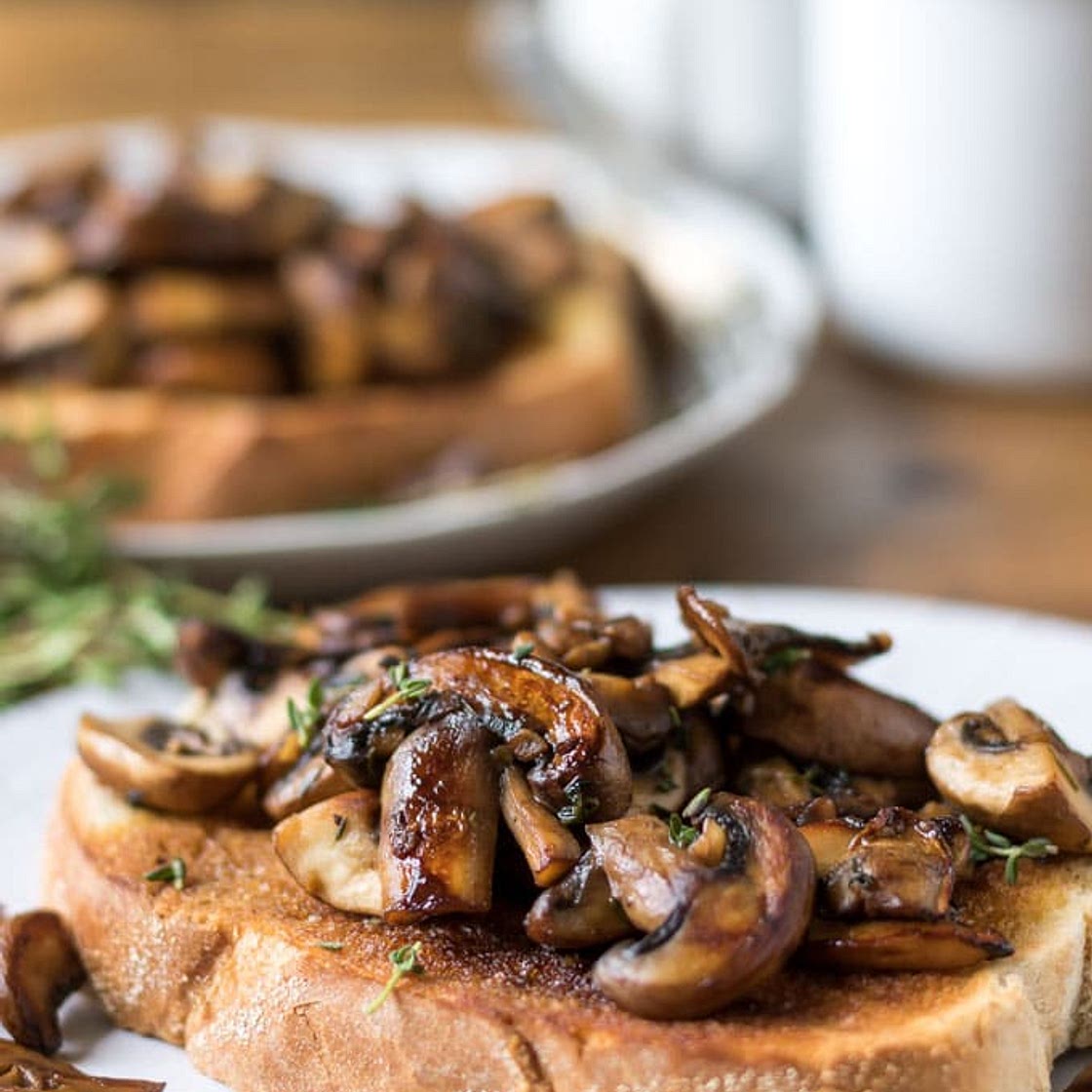 Mushrooms on Toast with Garlic and Thyme