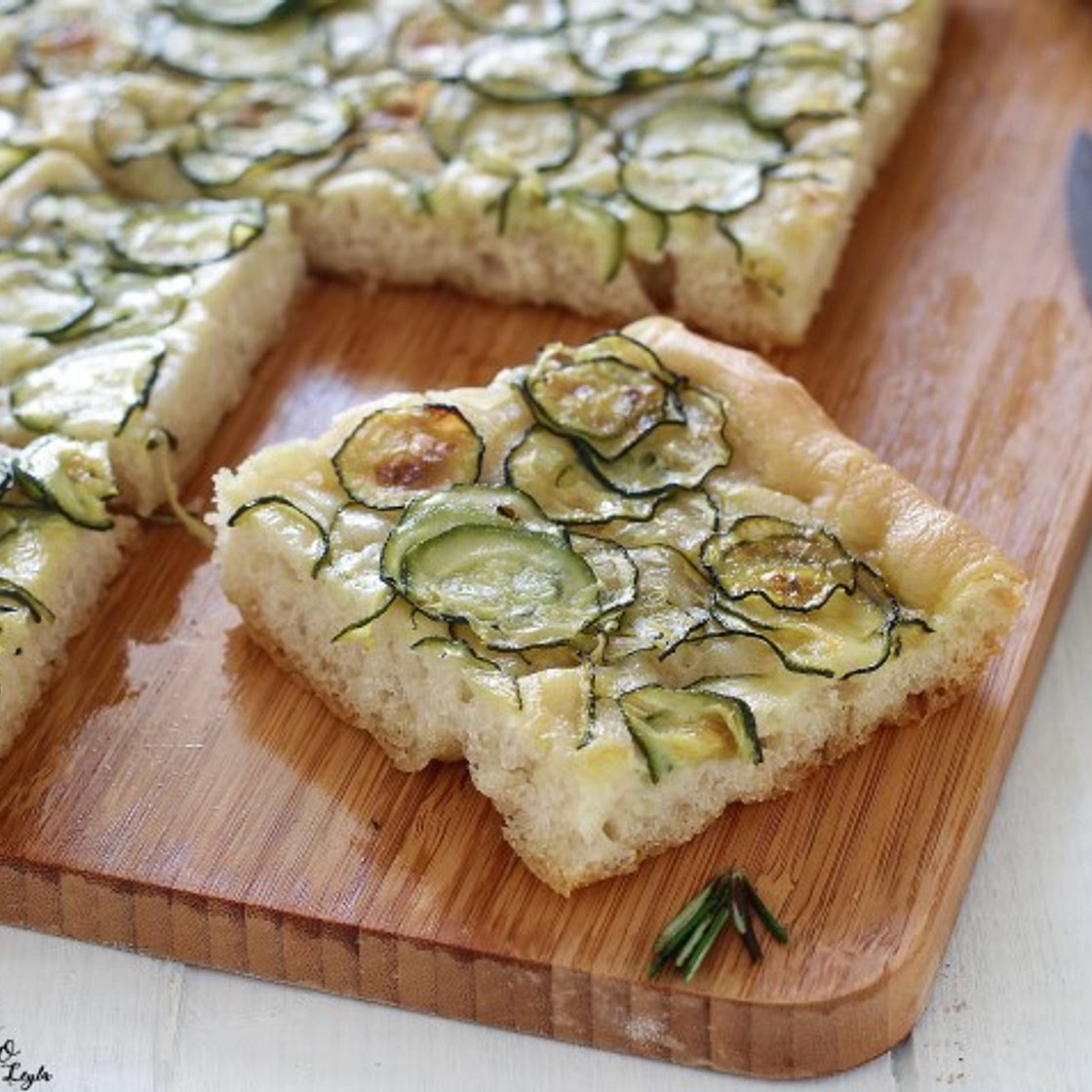 Focaccia con zucchine facile e morbida