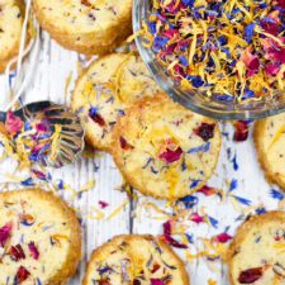 Shortbread Cookies with Edible Flowers
