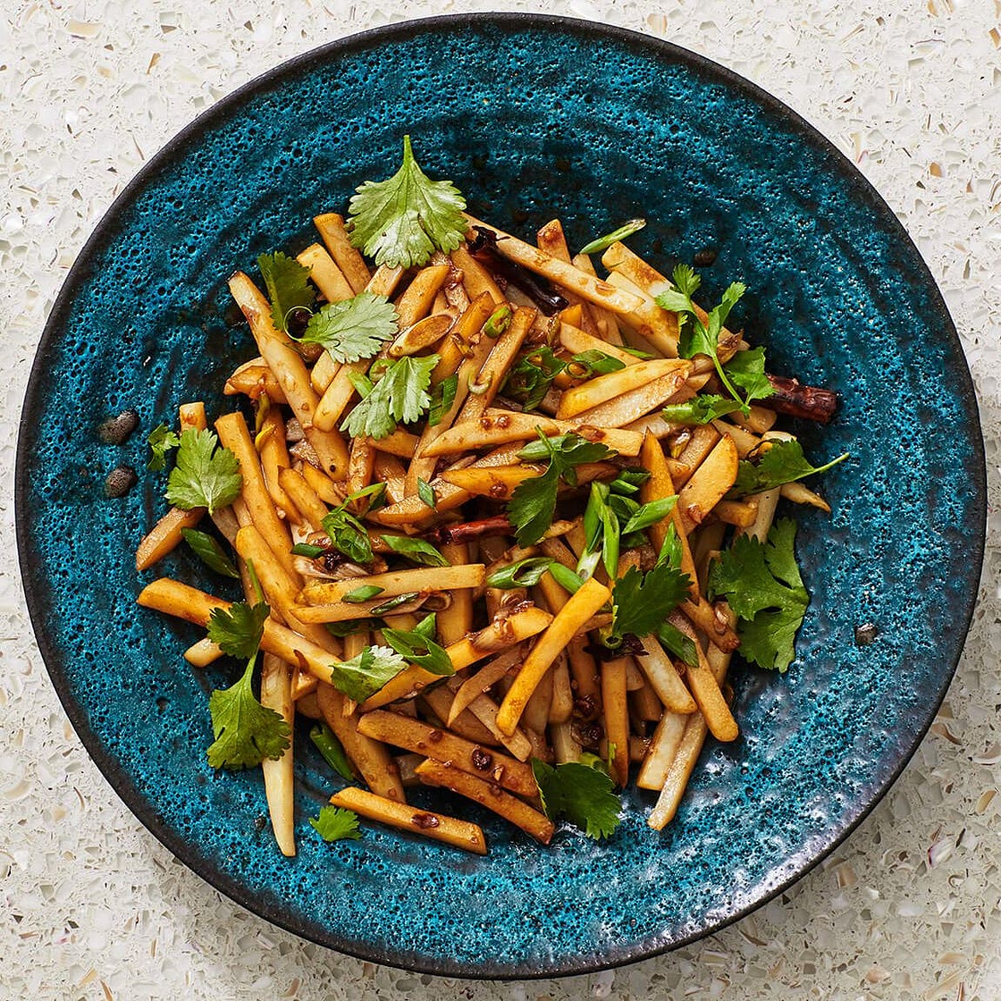 Spicy and Sour Sichuan-Style Stir-Fried Potatoes