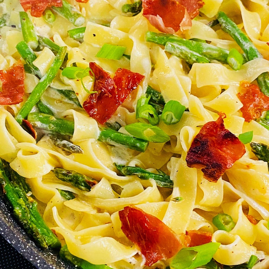 Prosciutto and Asparagus Alfredo