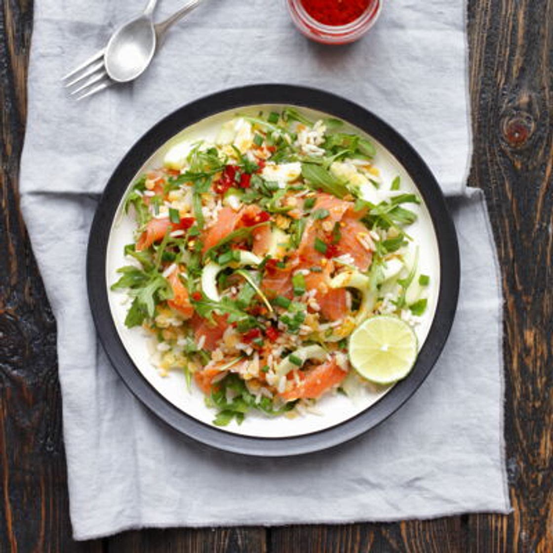 Salade de saumon fumé au riz et lentilles corail