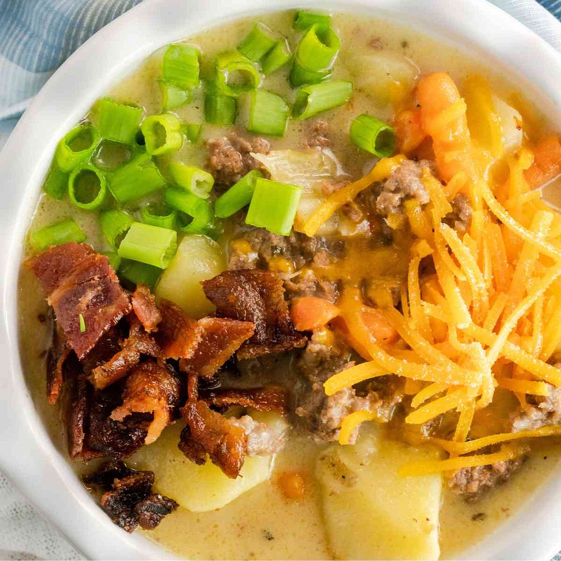 Instant Pot Cheeseburger Soup