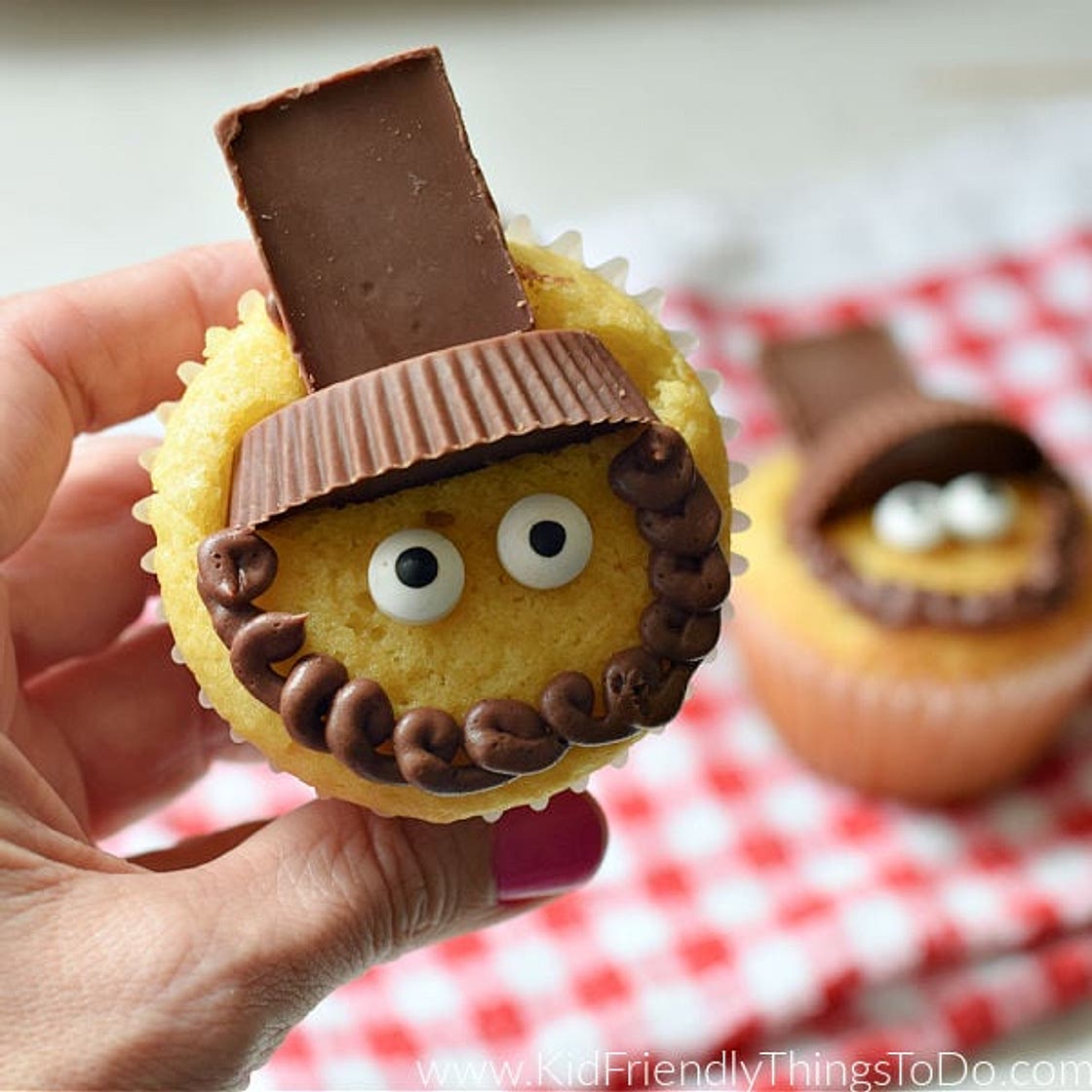 Abraham Lincoln - President's Day Cupcake Idea