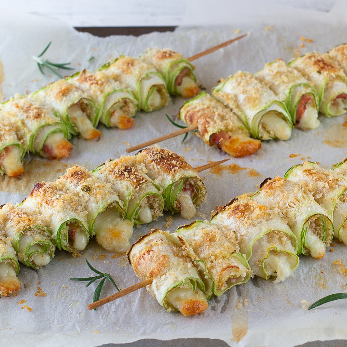 Involtini di zucchine al forno - Spiedini con prosciutto e formaggio - Anche Bimby