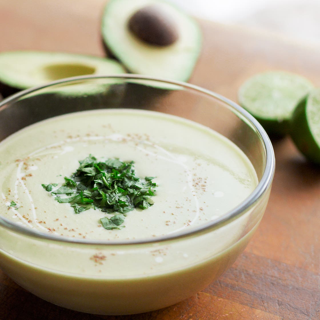Soupe chaude à l'avocat du Mexique
