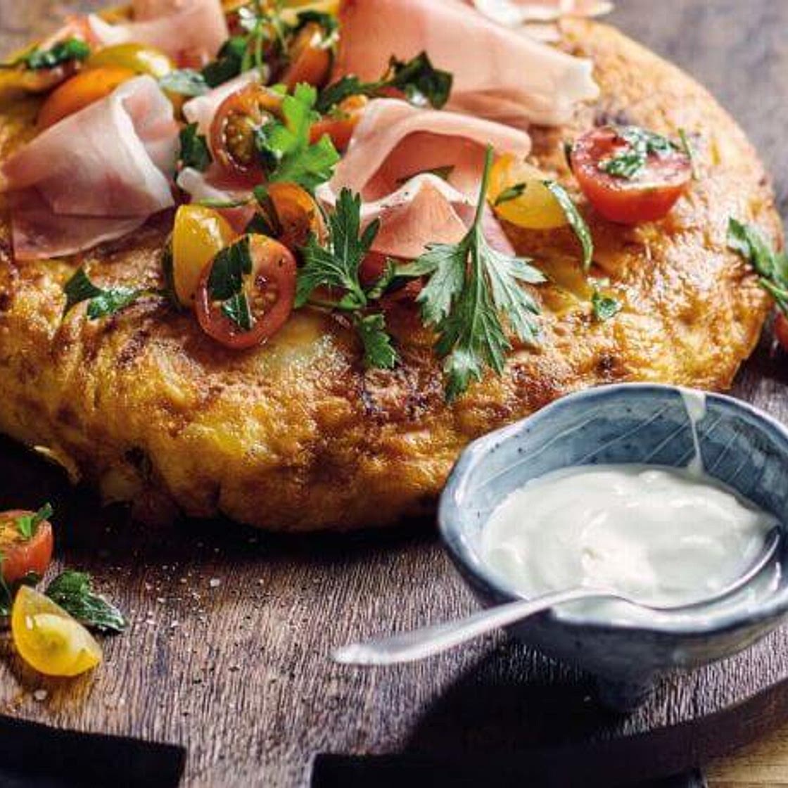 Spanische Tortilla mit Serranoschinken