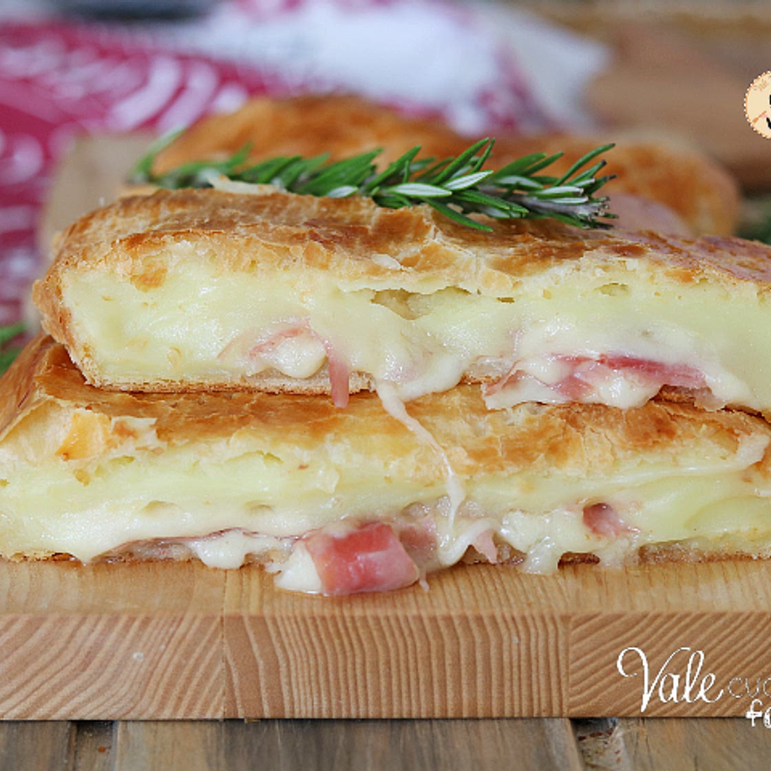 RUSTICO CON PATATE E PROSCIUTTO