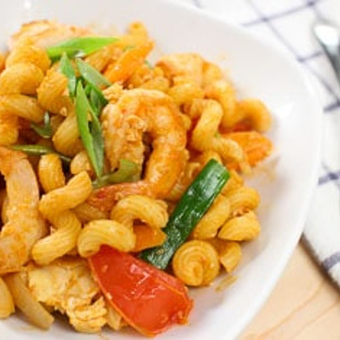 Thai-Style Pasta "Pad Macaroni" ผัดมักกะโรนี