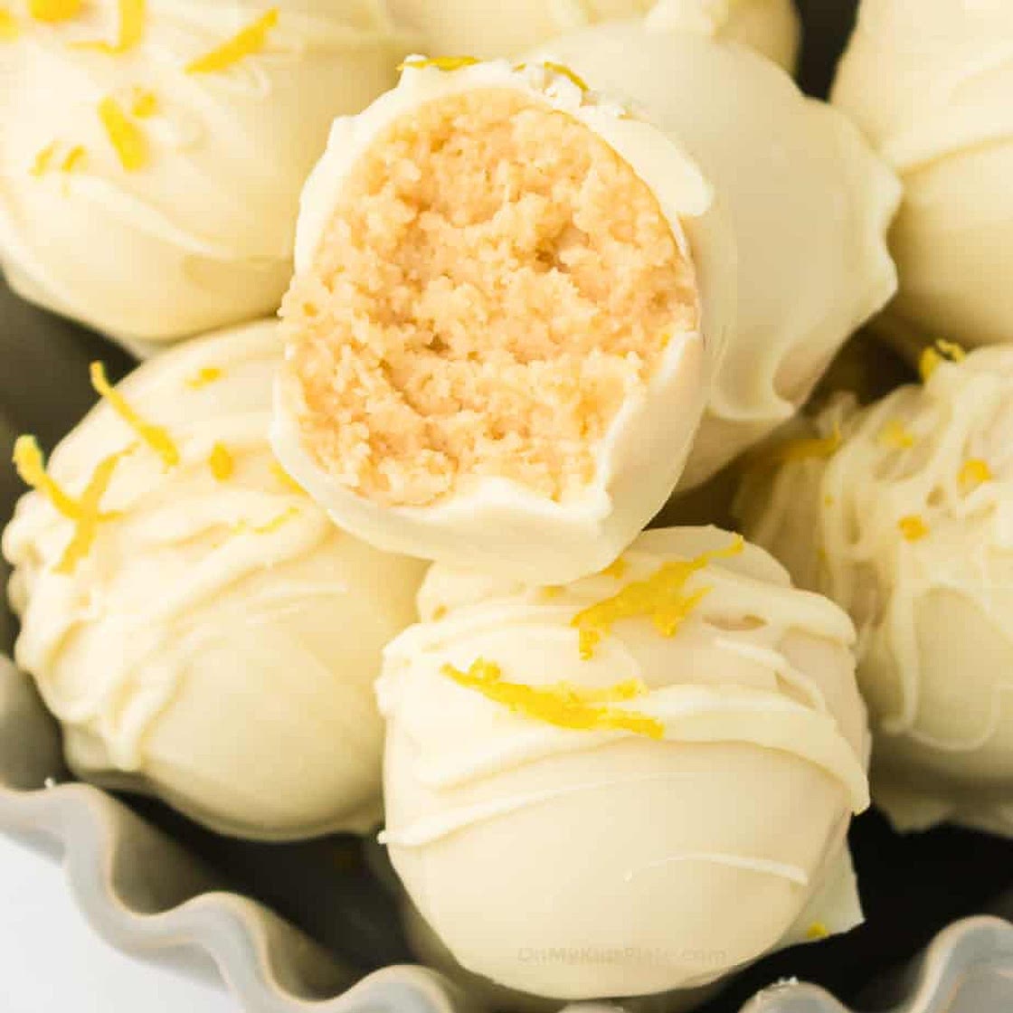 Lemon Truffles (With Golden Oreos!)